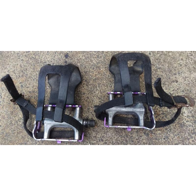 Alloy Pedals with Toe Clips and Straps