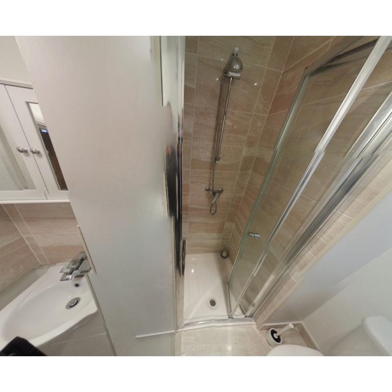 Very large room with en-suit shower