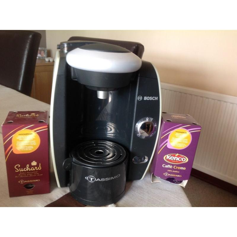 Bosh Tassimo coffee machine good condition with several coffee pods