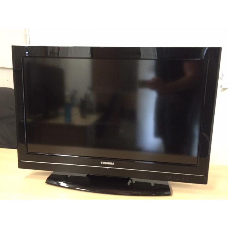 Toshiba 32" Cheap LCD TV Fully Working Needs a remote