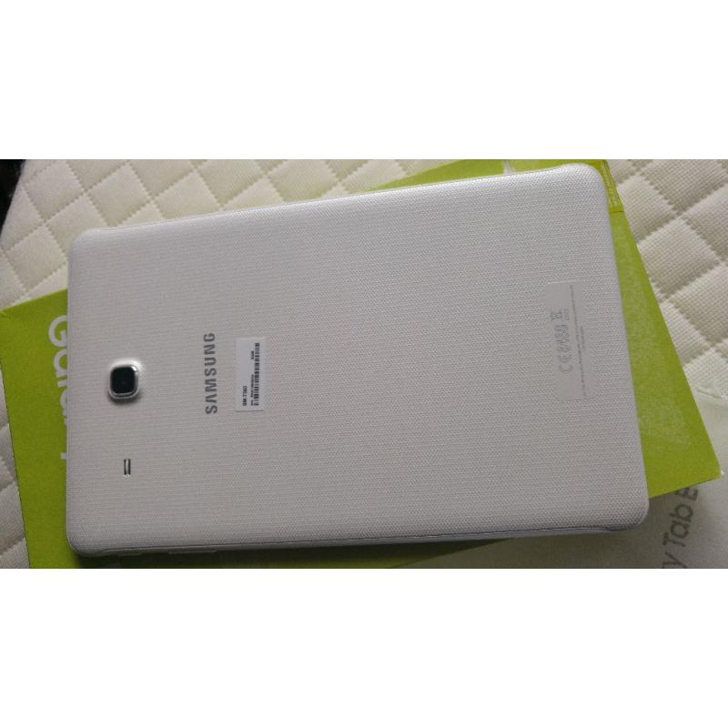 Samsung Galaxy Tab E, white, 9.6 inch screen, boxed, all accessories