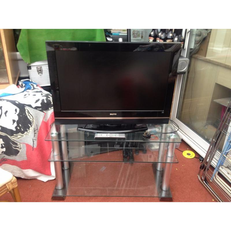 TELEVISION WITH STAND 32 INCH SANYO GREAT WORKING ORDER PICK UP