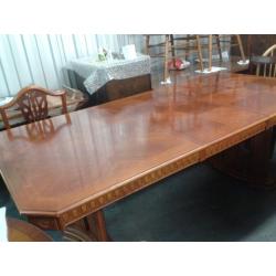 Extendable dining table, carved edge & leg, 160-210cm