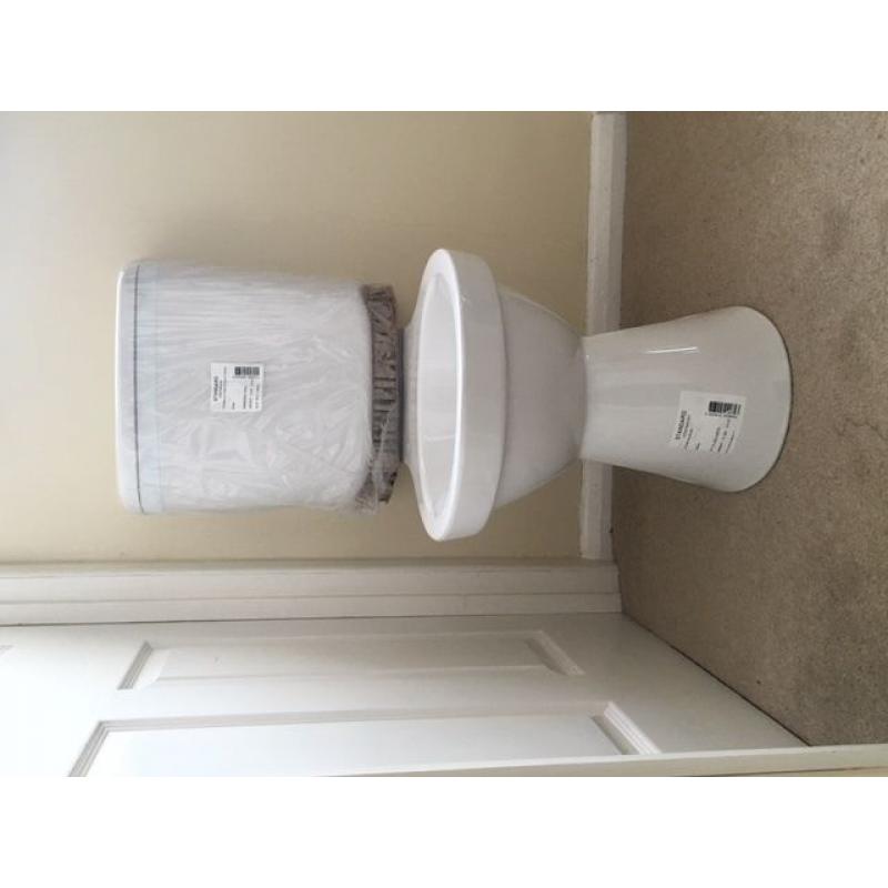 Ceramic Toilet pan and close couple cistern White Brand New / Unused