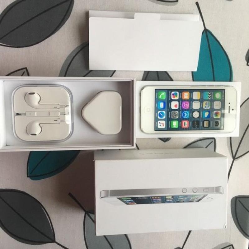 iPhone 5 EE / Virgin 16GB Immaculate condition