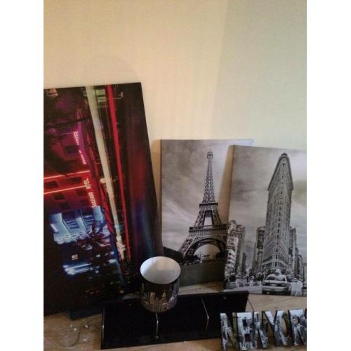 Bundle Pack* X2 New York Canvases + & New York Lamp X1 Paris Canvas X1 Black Shelving Unit
