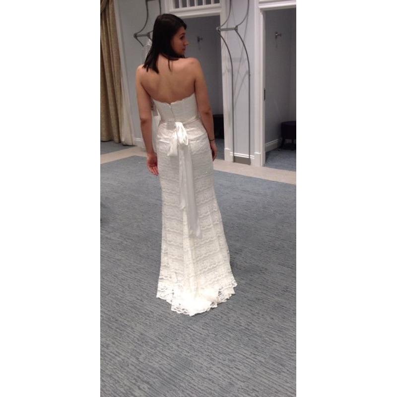 David's Bridal Wedding Dress / Size 8 NEW