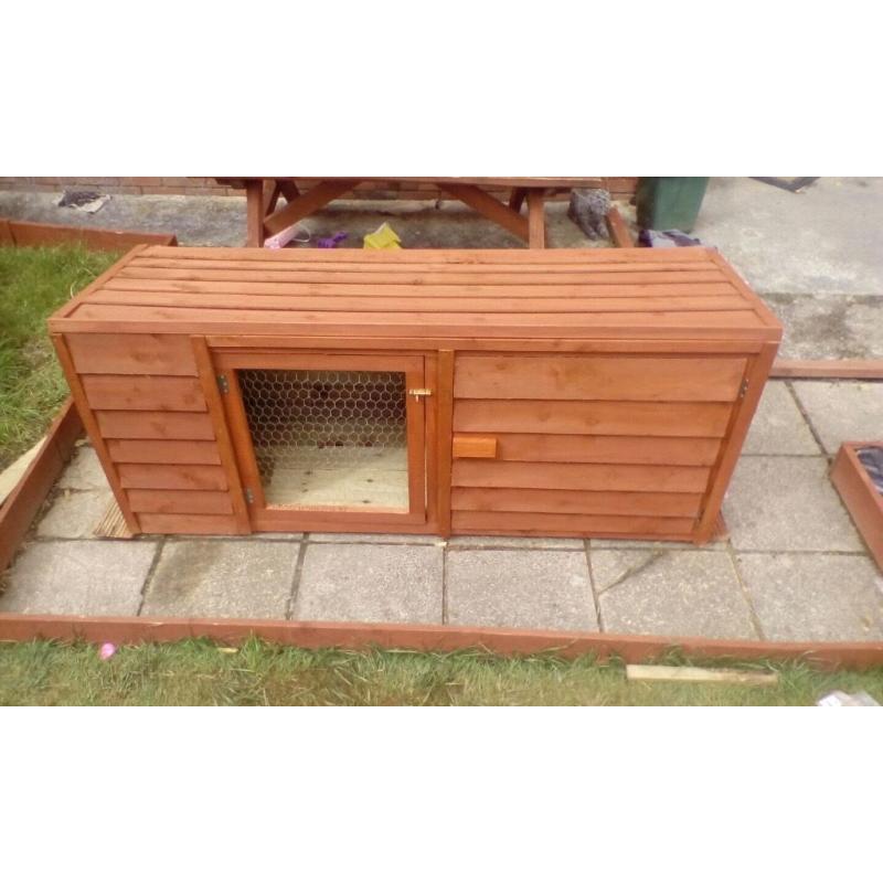 Pet hutch / animal kennel / dogs rabbits etc