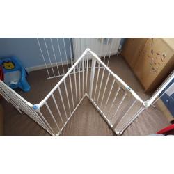 Extra long baby gate / playpen