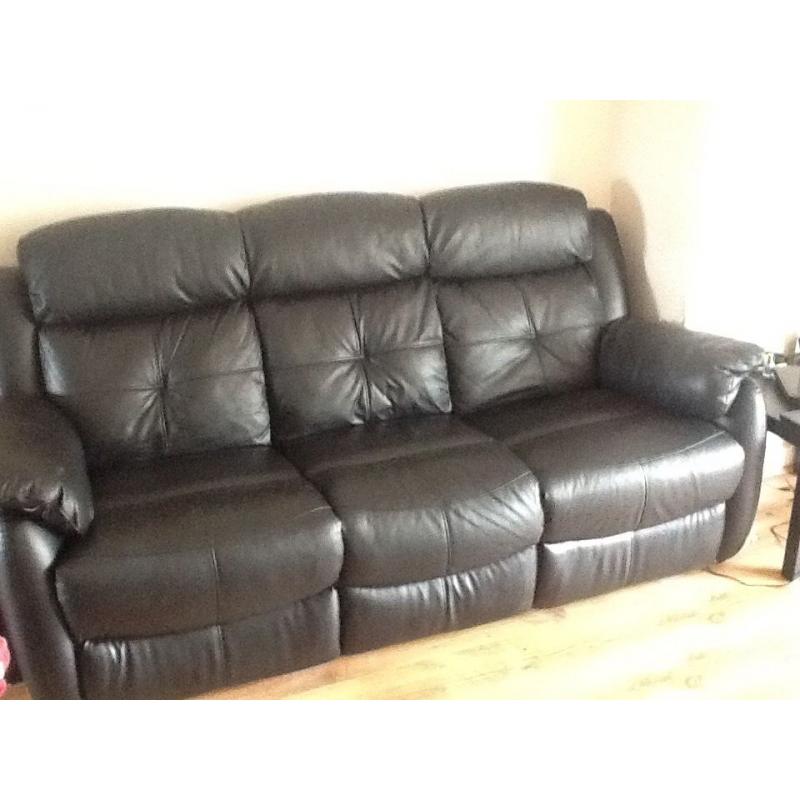 3 seater and 2 seater recliner black leather suite 3 month old