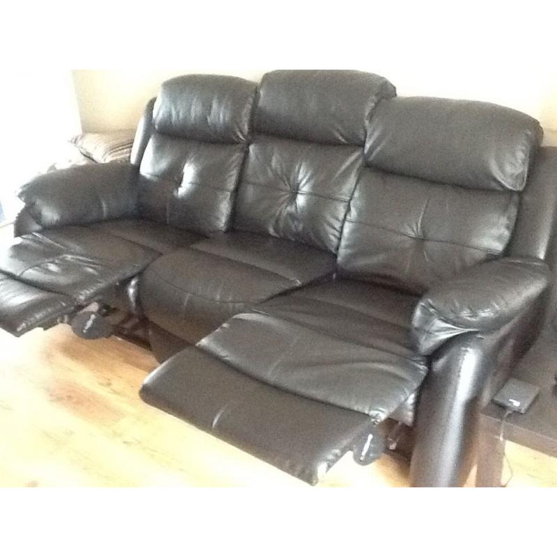 3 seater and 2 seater recliner black leather suite 3 month old