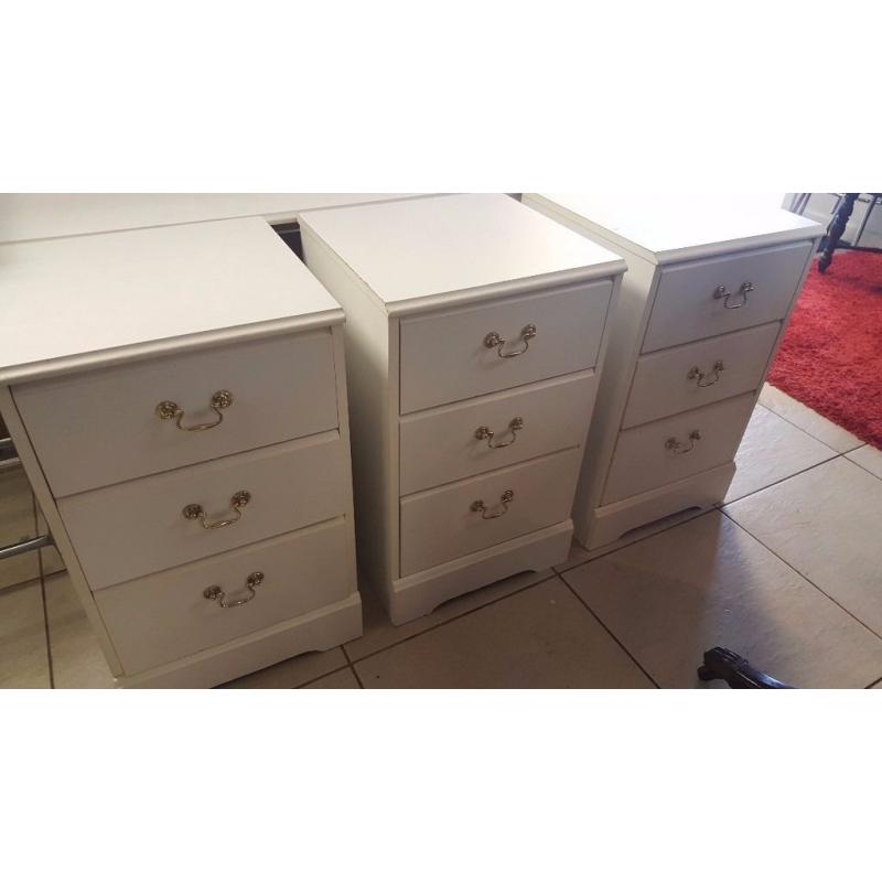 3 X Bedside Cabinet in Great Condition