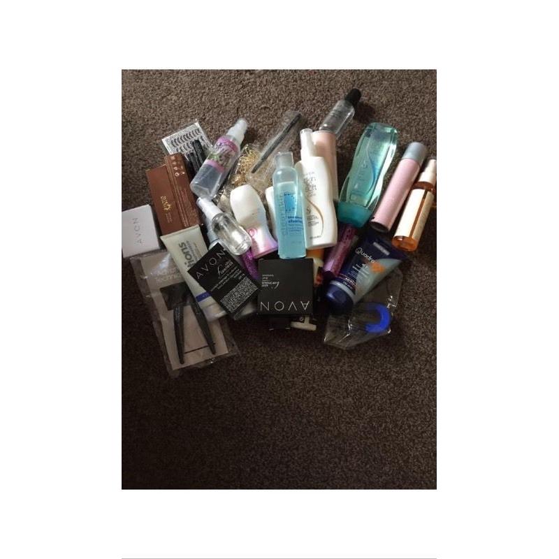 Avon products/cosmetics bundle of 30 items