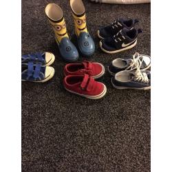 Boys toddler trainers size 6
