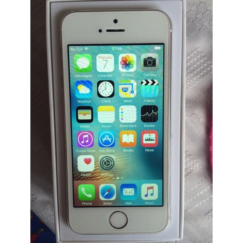 iPhone 5s 16gb White & Silver 02/Giff gaff/ Tesco Sim Locked
