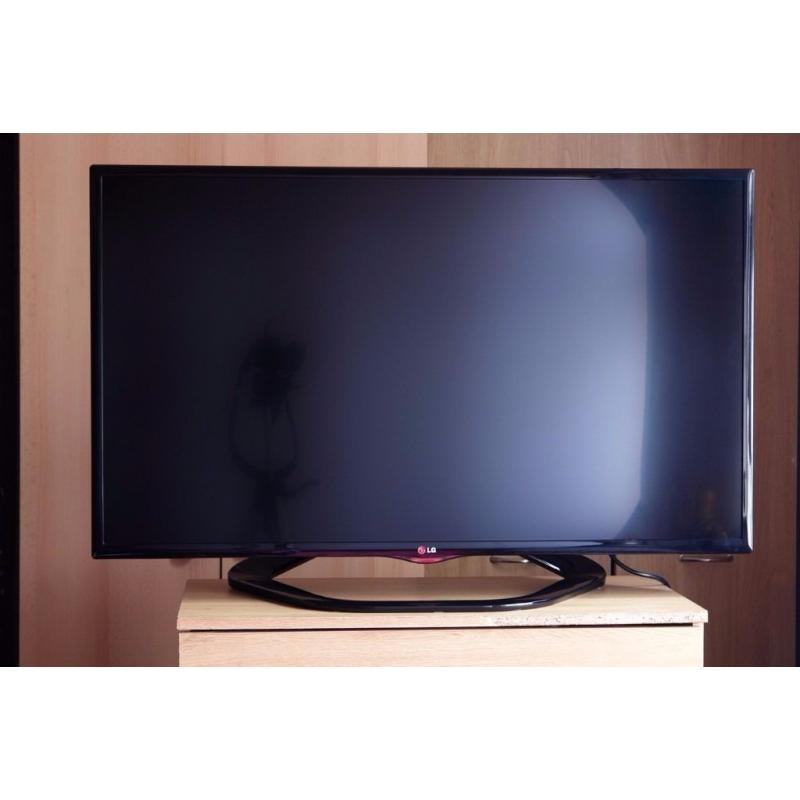 LG 42 inch Full HD LED Smart TV Built in Wi-Fi, Freeview, Freesat HD
