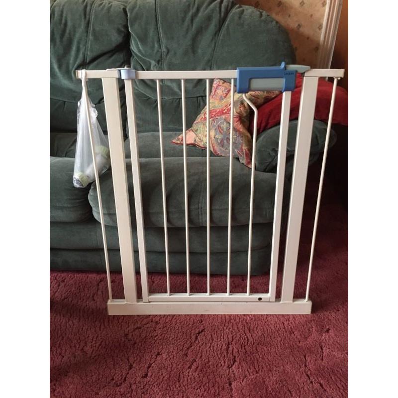 Lindam pressure fit stair gate safety gate
