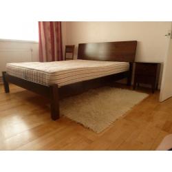 A spacious, beautifully furnished double room in a newly renovated flat - available immediately.
