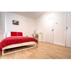 Conveniently located near Borough tube station, this fantastic double room is not to be missed!