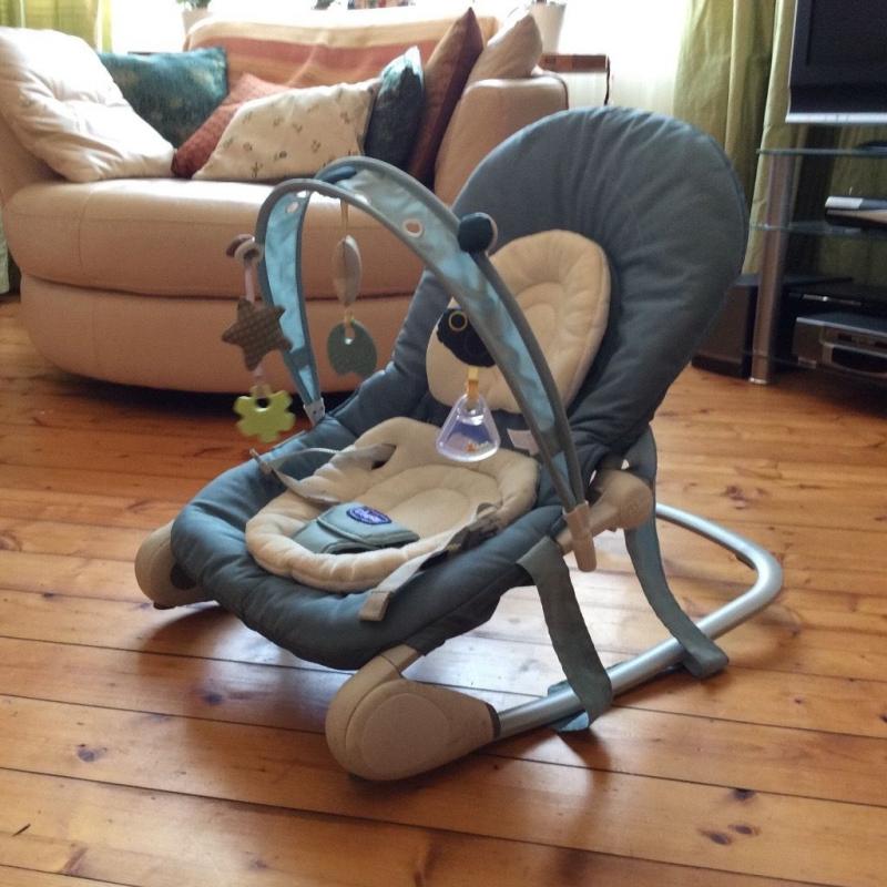 Teal baby bouncer in excellent condition.