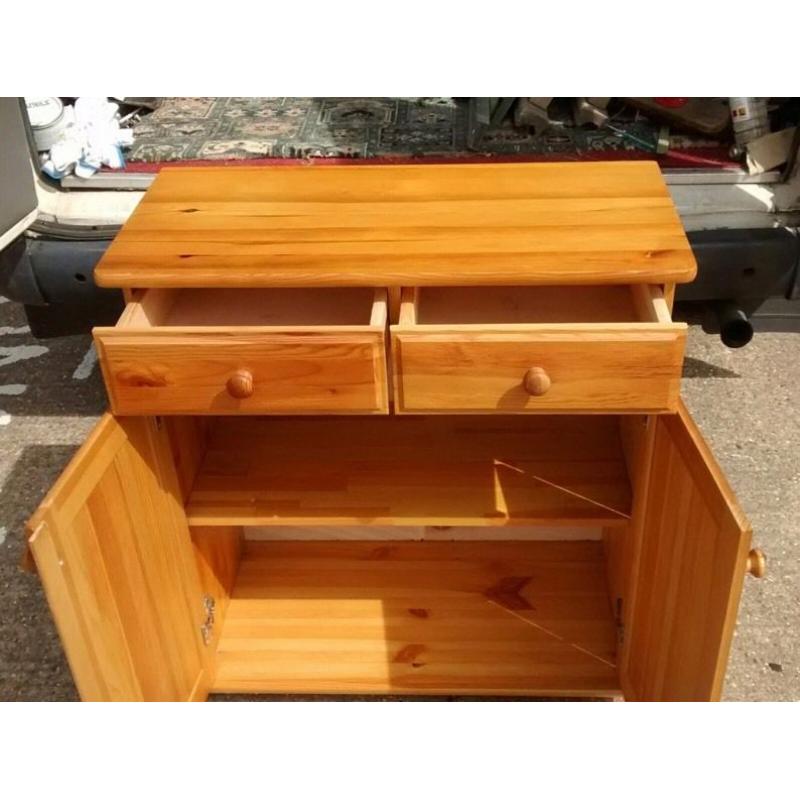Solid pine unit / drawers