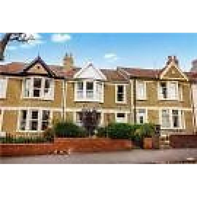 Large double room in spacious house (Staple Hill): excellent commuting and MOD links