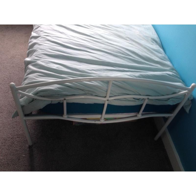 White Metal frame single bed