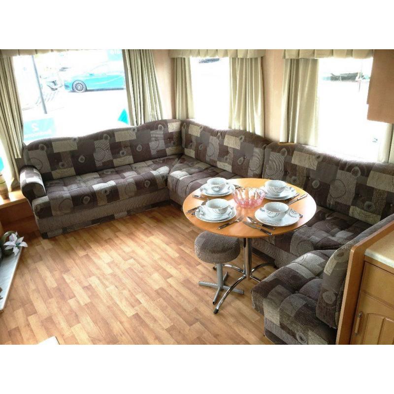 CHEAP STATIC CARAVAN AT SOUTHVIEW LEISURE PARK IN SKEGNESS, EAST COAST SEASIDE TOWN IN LINCOLNSHIRE