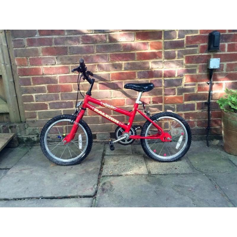 Childs bike with detachable stabilisers