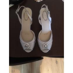 BRAND NEW Wedding/Occasion wear shoes - Size 6