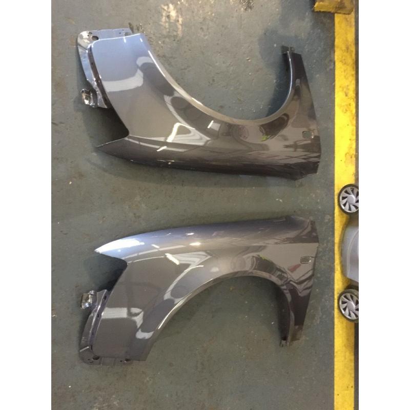 Audi A4 b6 front wings new painted