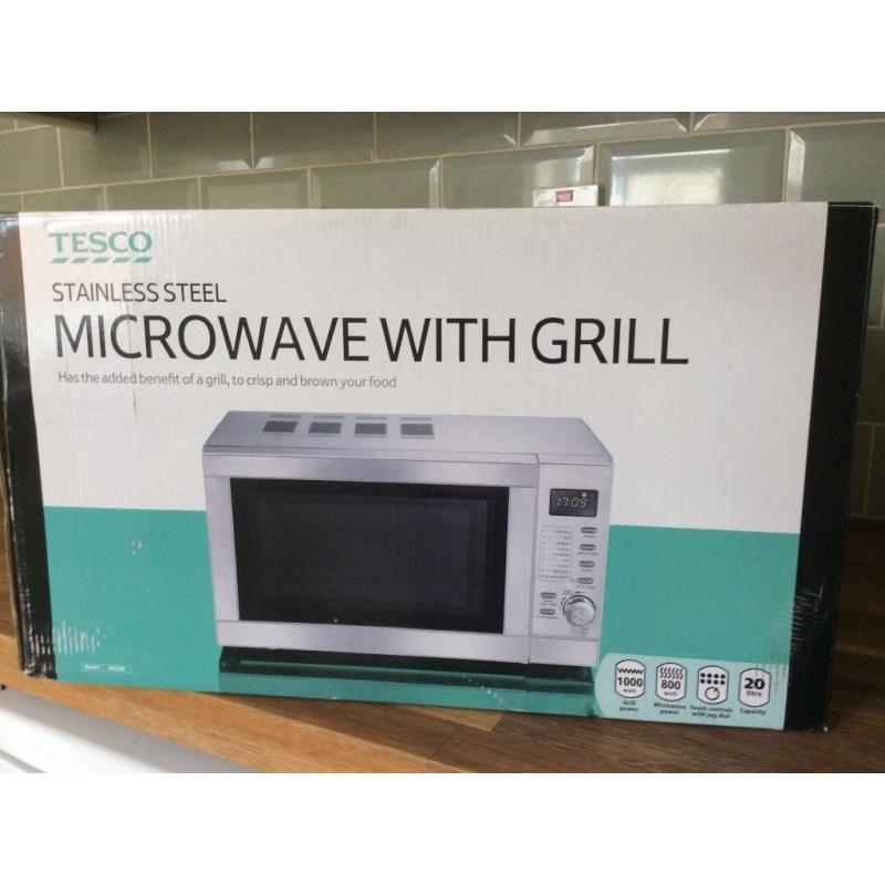 Chrome microwave 800 watts, with 1000 watt grill