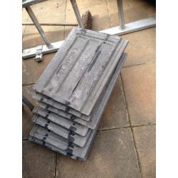 ROOF TILE FOR SALE 1 POUND EACH