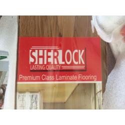 Oak laminate flooring 4 x 1.57m sq packs