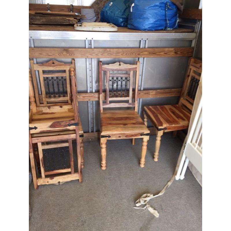 4 dinning table chairs in excellent condition