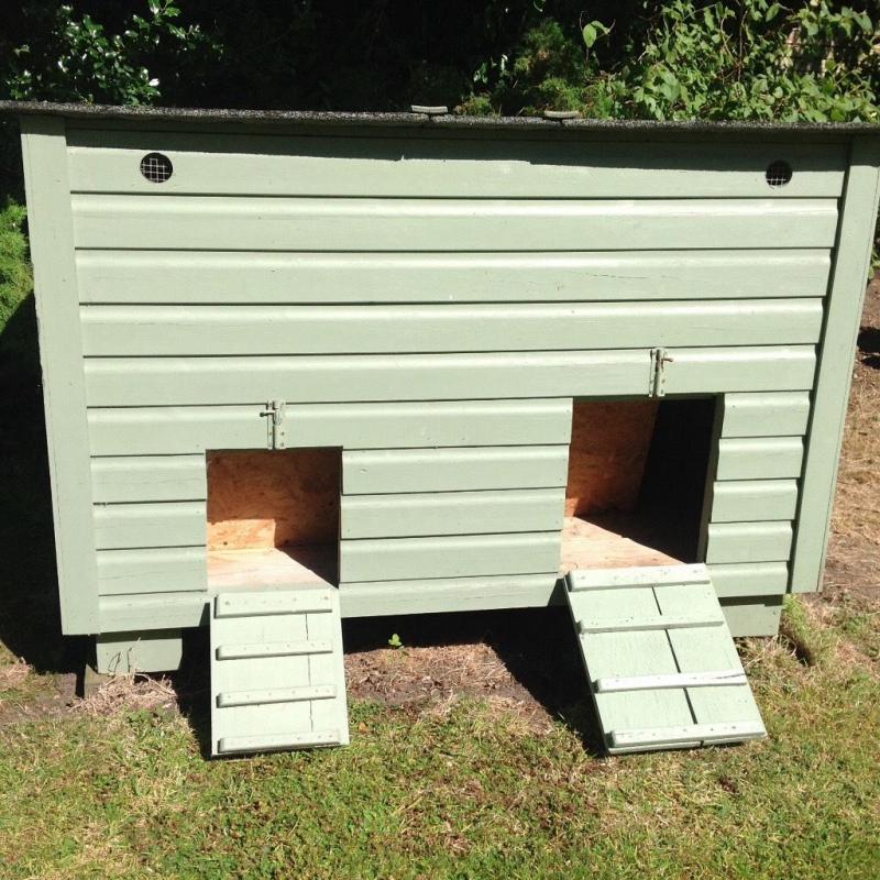 Very solid, secure Duck House in good condition - can be used for any poultry or small animals