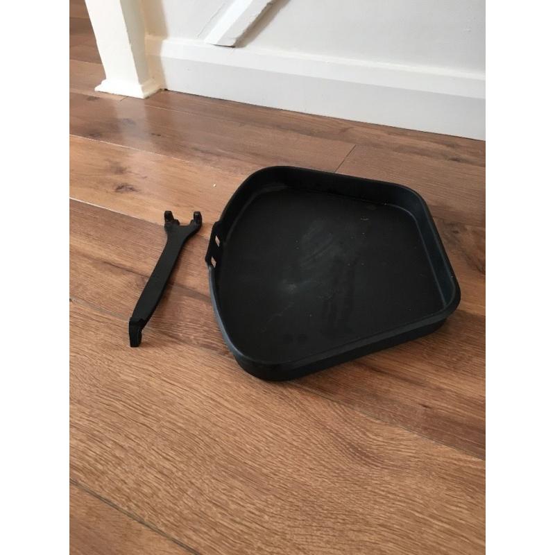 Fireplace accessories - fire guard, ash pan and coal bucket. High quality, very good condition.