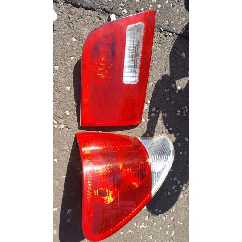 BMW X5 DRIVERS SIDE REAR LIGHTS BOTH CORNER CLUSTER AND INNER
