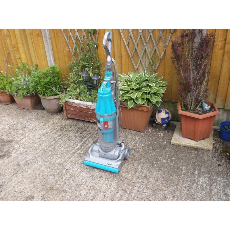 DYSON DC07 UPRIGHT VACUUM CLEANER WORKING ORDER