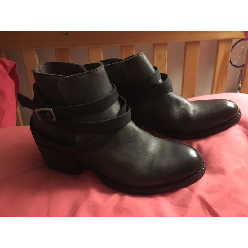Hudson women's Leather Boots