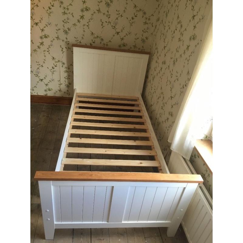 White Single Bed In Excellent Condition