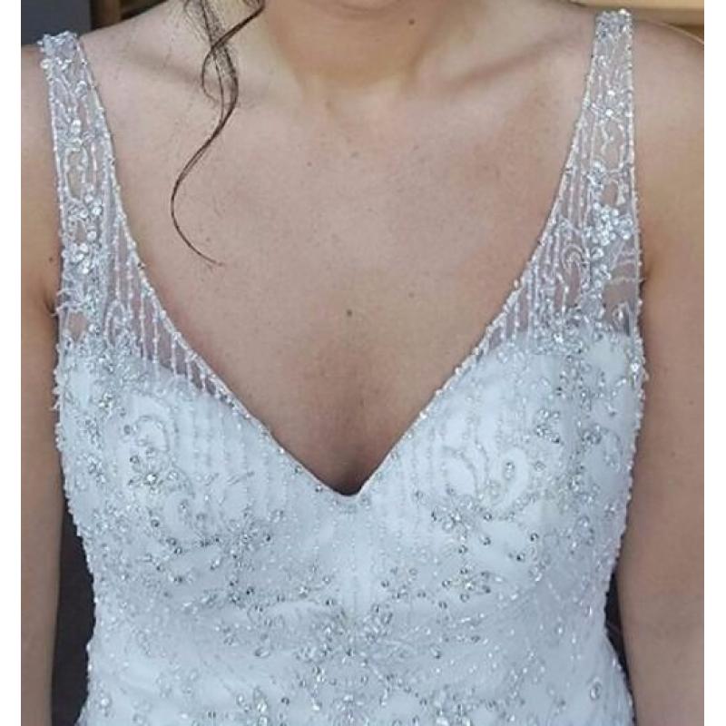 Essence of Australia Backless Wedding Dress Fishtail Shape