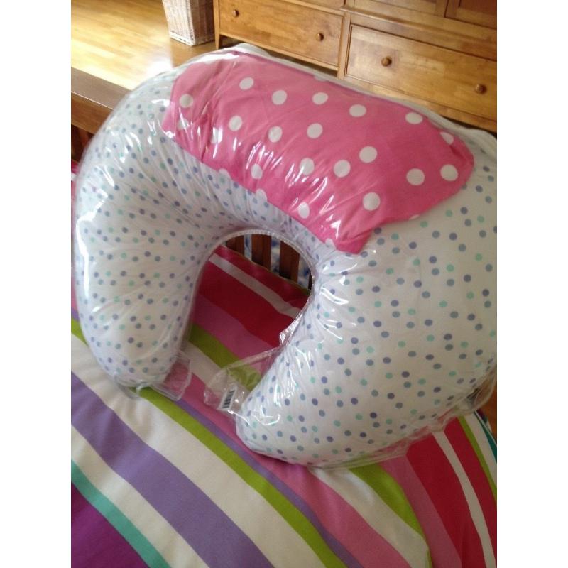 Brand new breast feeding support pillow with cover