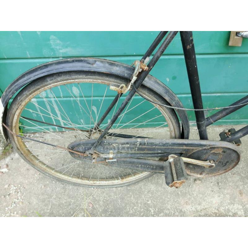 Ladies Raleigh Lenton Vintage Town Bicycle, Requires Restoration