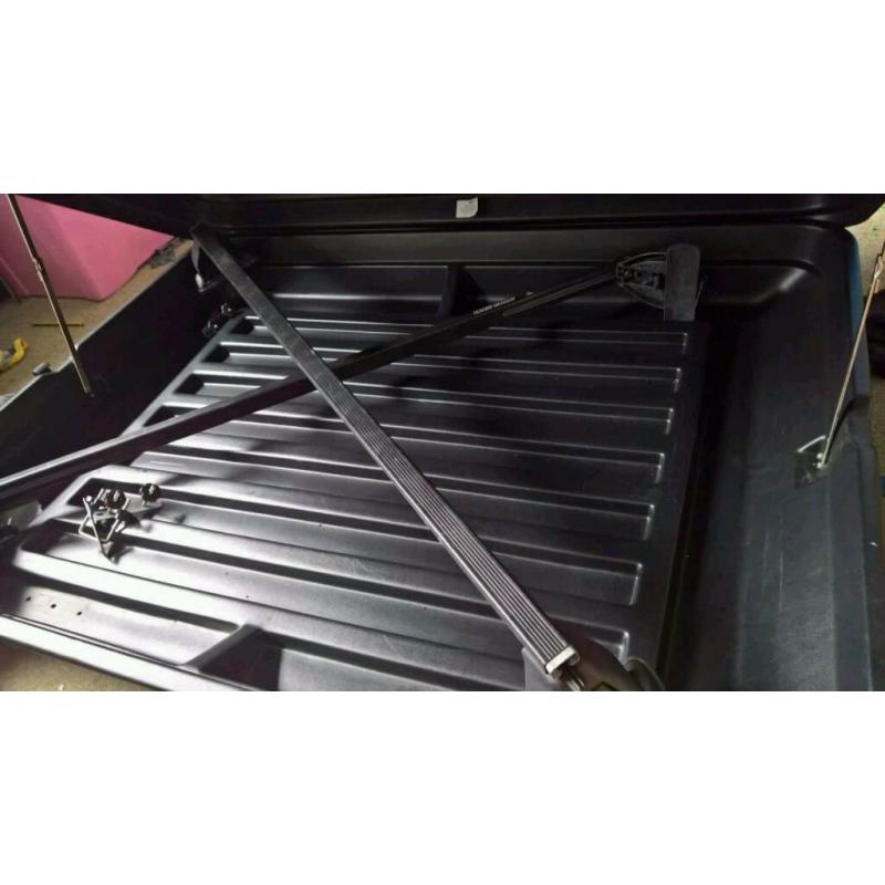 X- large roofbox & Mont Blanc roofbars