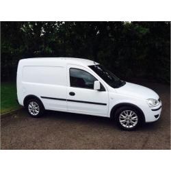 2011 (61) Vauxhall Combo 1.3 CDTi ecoFLEX 1700 SE Panel Van with only 2900 miles from new