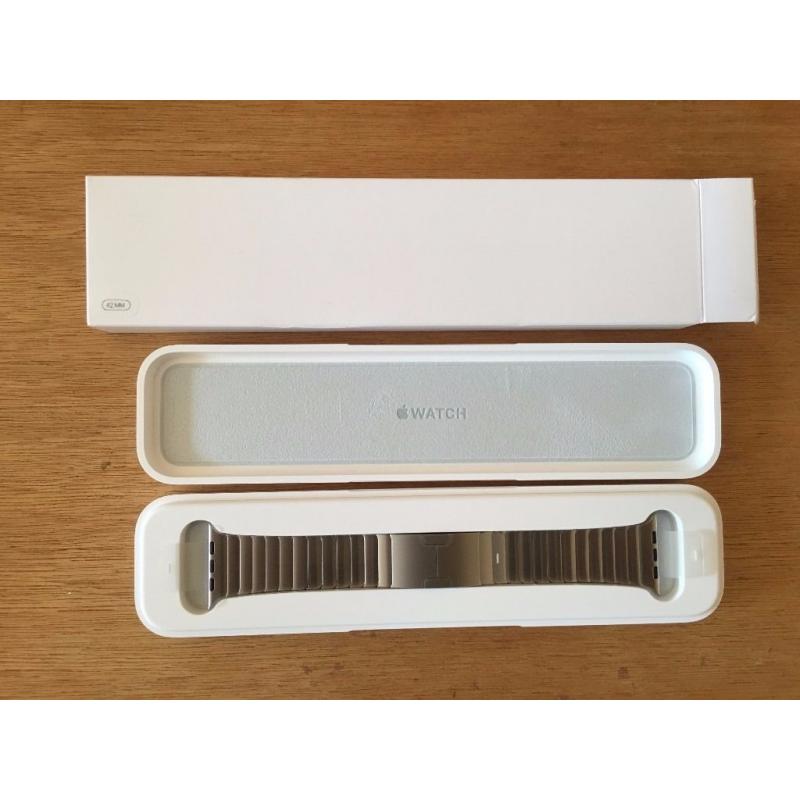 Brand New Genuine Apple Watch 42mm Stainless Steel Link Bracelet Silver or Space Black Available
