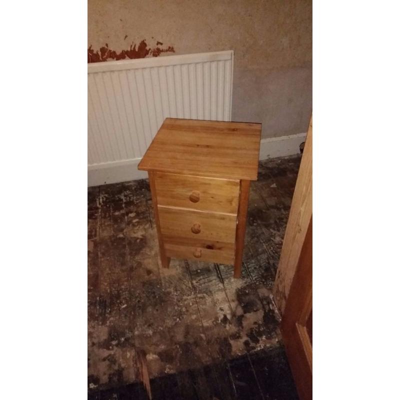 Pine chest of drawers and bedside table for sale