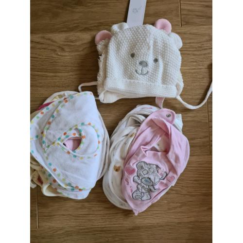 3 hats and lots of baby bibs. Girls