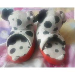 Disney 101 Dalmatians Stompeez Girl Boy Kids Fun Slippers Size for a 3 to 5 year